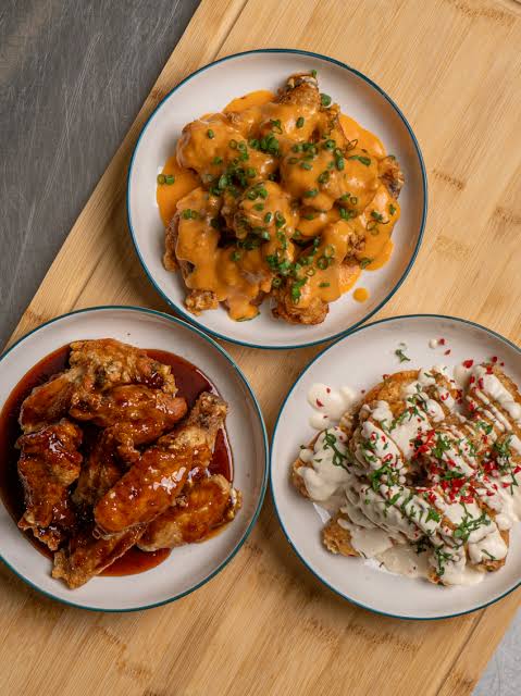 20 alitas en tres sabores para compartir
