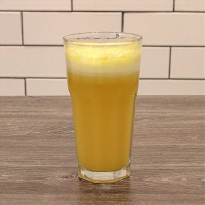 Vaso de jugo de piña